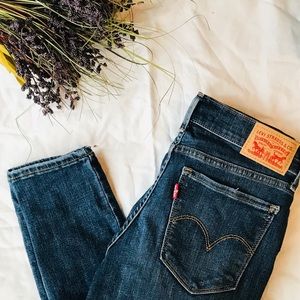 Levi’s 710 Super Skinny Jeans Size 27